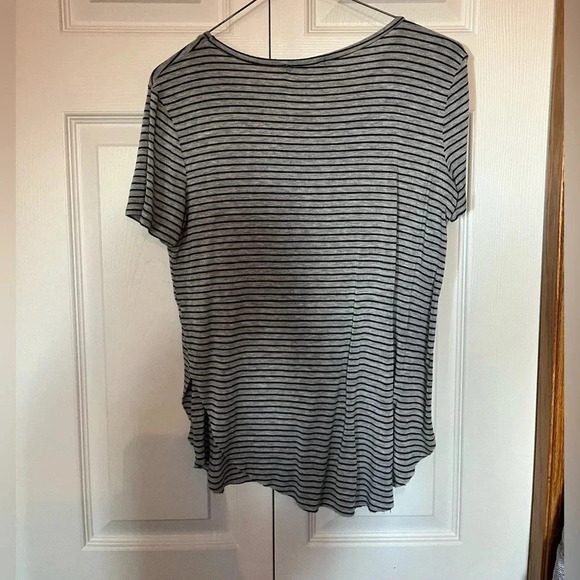 Striped TEE​ - Picture 3 of 6